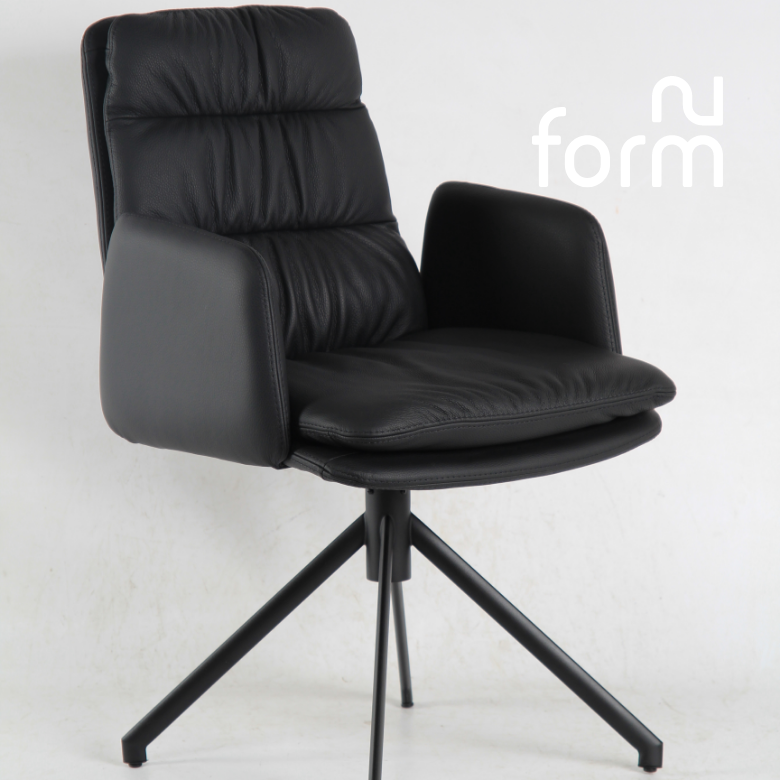 Polstermöbel und Stühle von form32 online kaufen